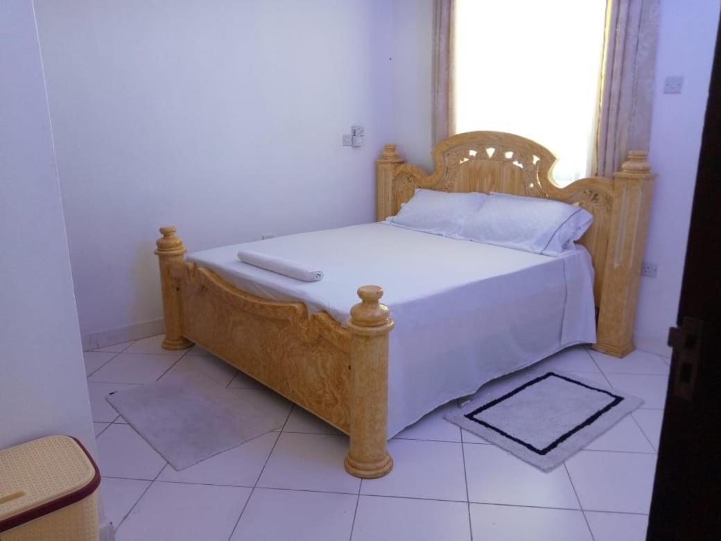 Lux Suites Bamburi Furnished Apartments Экстерьер фото