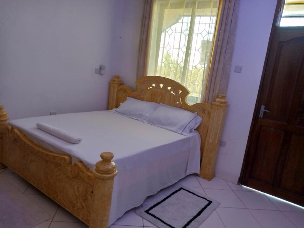 Lux Suites Bamburi Furnished Apartments Экстерьер фото