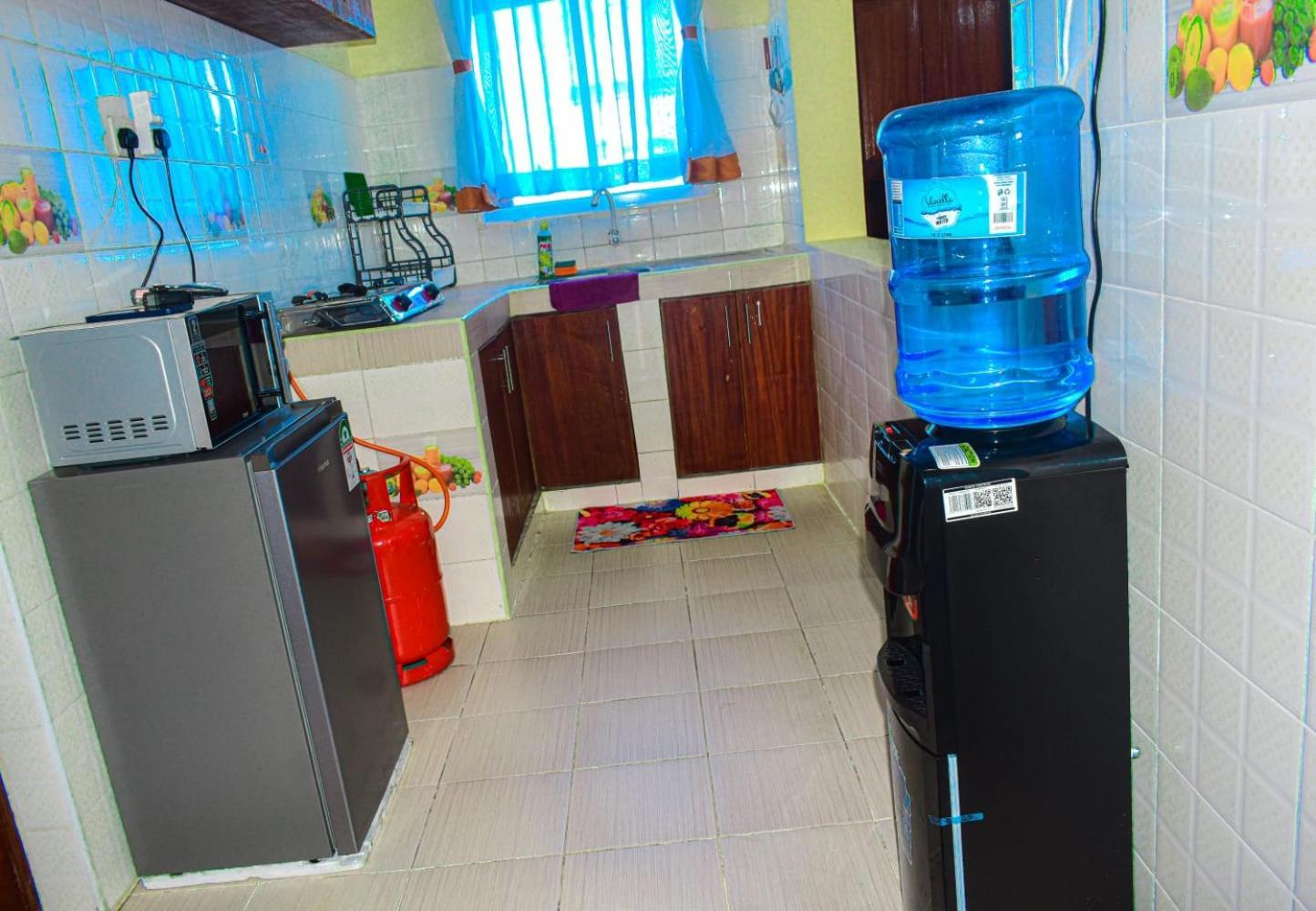 Lux Suites Bamburi Furnished Apartments Экстерьер фото