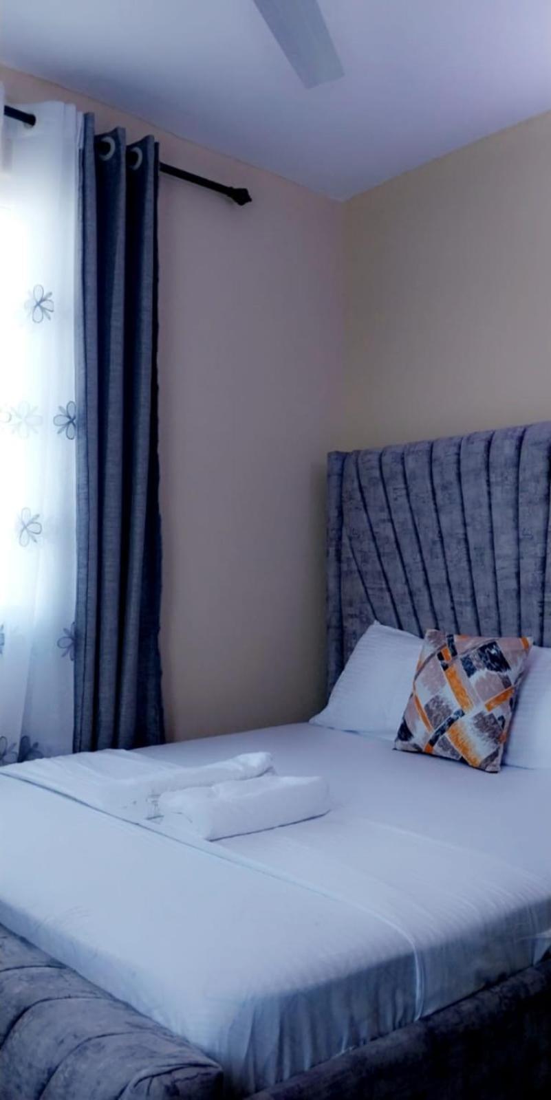 Lux Suites Bamburi Furnished Apartments Экстерьер фото