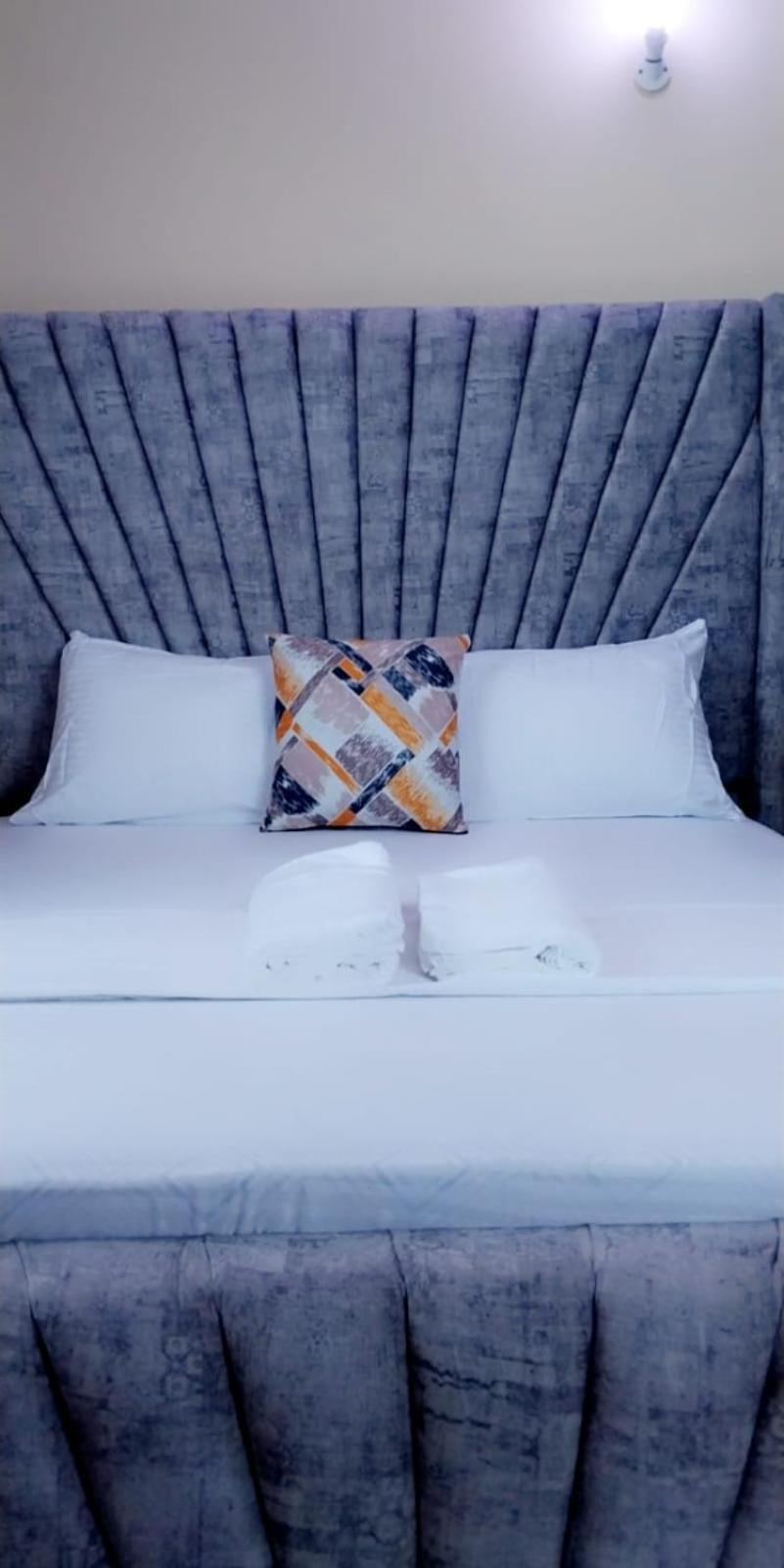 Lux Suites Bamburi Furnished Apartments Экстерьер фото